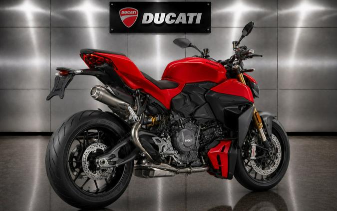 2026 DUCATI STREETFIGHTER V2