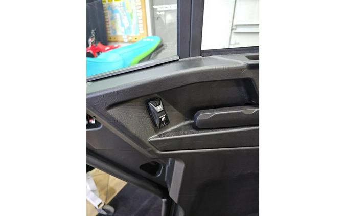 2026 Can-Am SSV DEF XTCAB 65 HD11 CA HB 26 XT CAB HD11