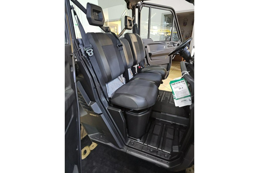 2026 Can-Am SSV DEF XTCAB 65 HD11 CA HB 26 XT CAB HD11