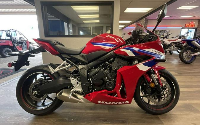 2026 Honda® CBR650R E-Clutch
