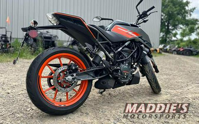 2023 KTM 200 Duke