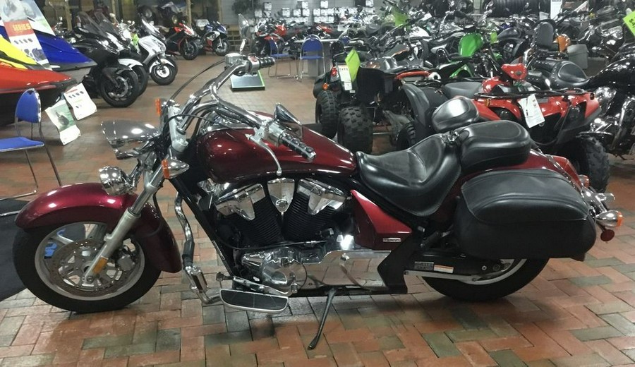 2010 Honda® Stateline (VT1300CR)