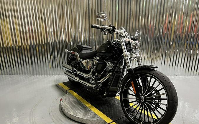 2025 Harley-Davidson FXBR - Breakout