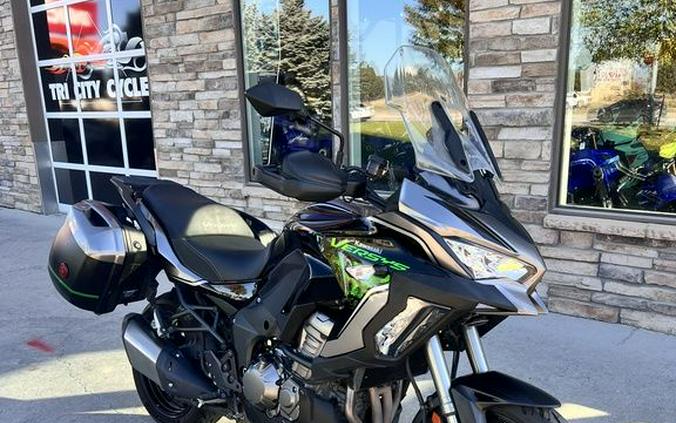 2022 Kawasaki Versys® 1000 SE LT+