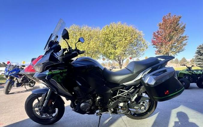 2022 Kawasaki Versys® 1000 SE LT+