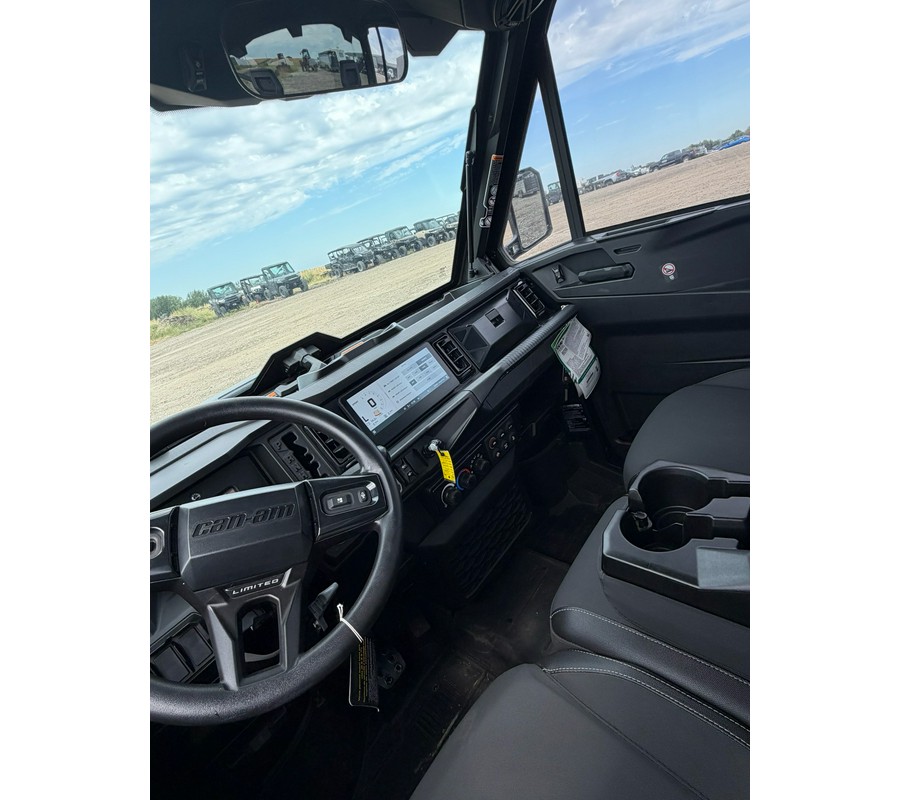 2026 Can-Am Defender Limited HD11