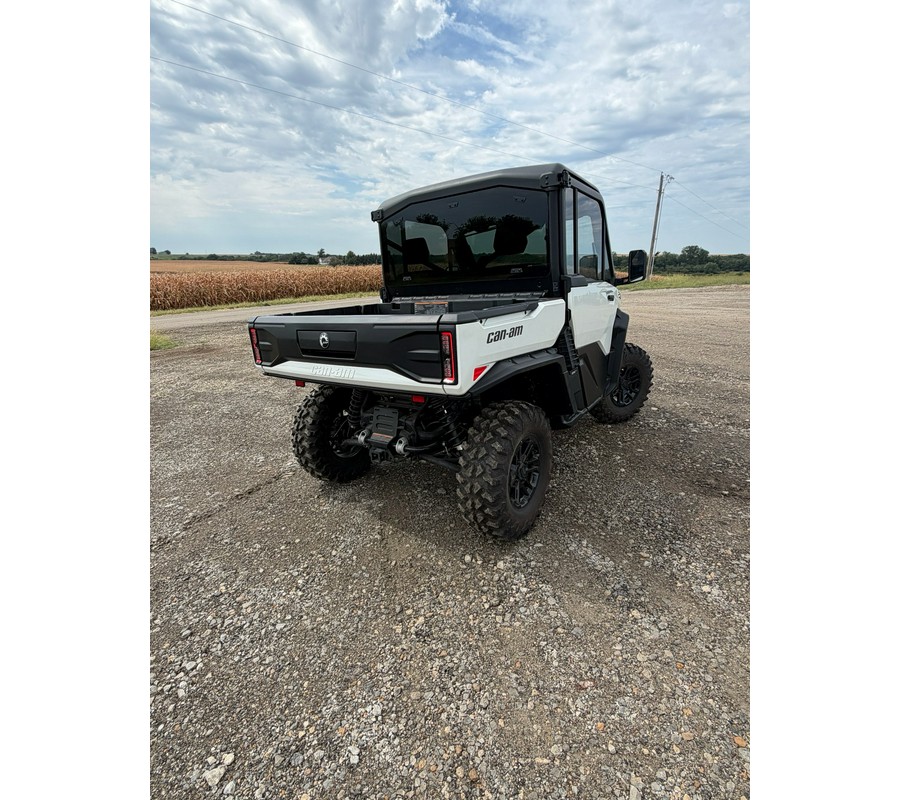 2026 Can-Am Defender Limited HD11