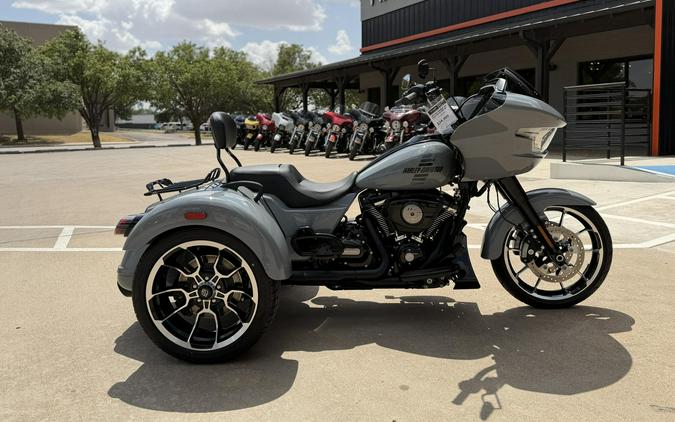 2026 Harley-Davidson® Road Glide 3 Dark Billiard Gray