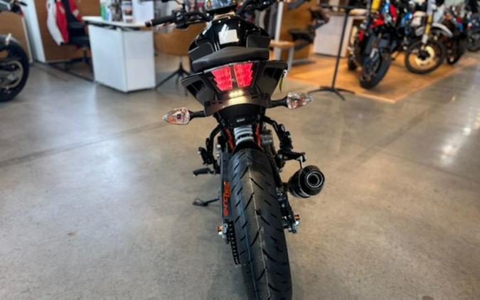 2023 KTM Duke 390