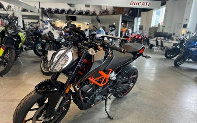 2023 KTM Duke 390