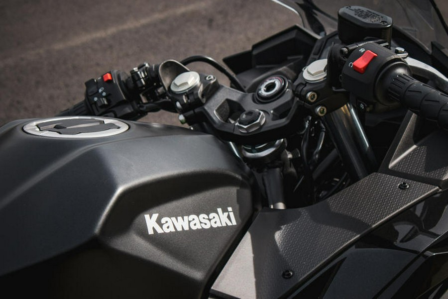 2026 Kawasaki Ninja® 500 Metallic Flat Spark Black