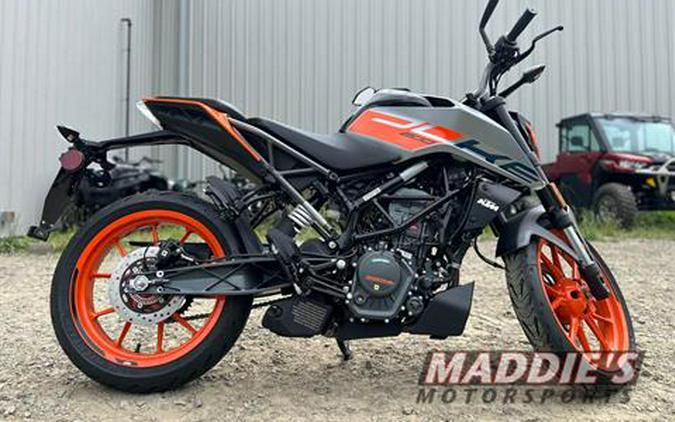 2023 KTM 200 Duke