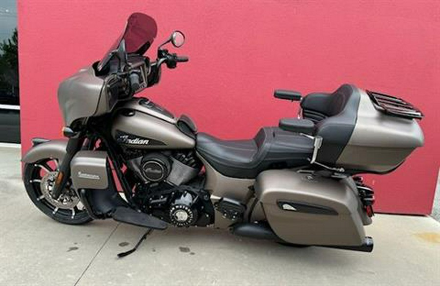 2021 Indian Motorcycle Roadmaster® Dark Horse®