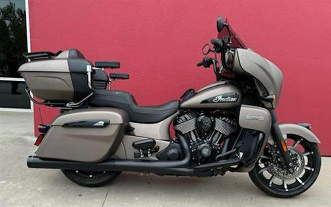 2021 Indian Motorcycle Roadmaster® Dark Horse®