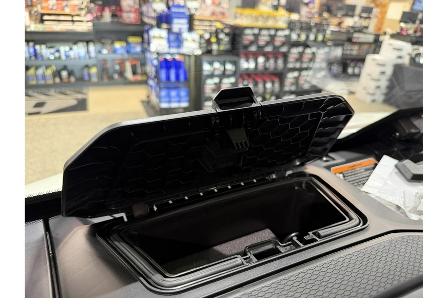 2026 Can-Am DEFENDER LIMITED HD11