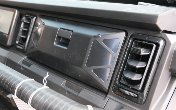 2026 CAN-AM DEFENDER MAX LIMITED CAB HD11