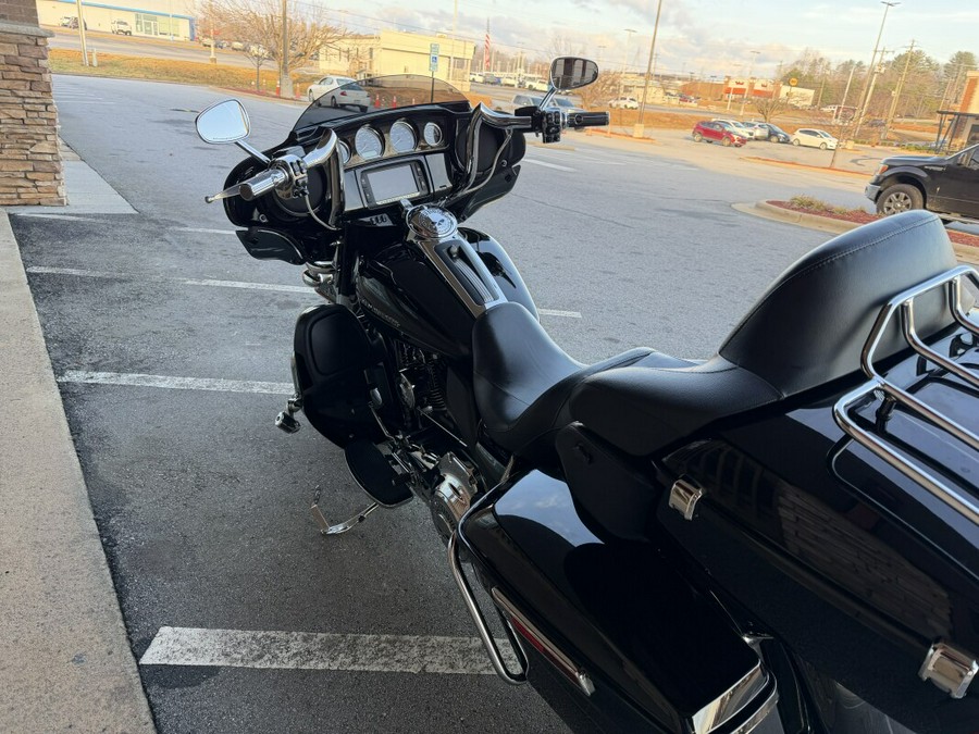 2015 Harley-Davidson® Ultra Limited Low Vivid Black