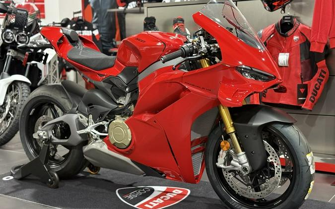 2025 Ducati Panigale V4 S