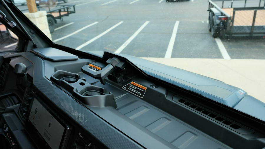 2026 CAN-AM DEFENDER MAX LIMITED CAB HD11