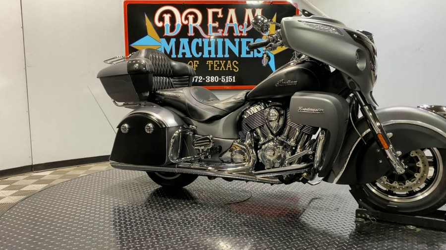 2019 Indian Motorcycle® Roadmaster® Steel Gray Smoke / Thunder Black Smoke