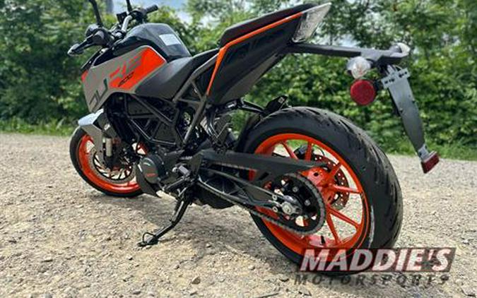 2023 KTM 200 Duke