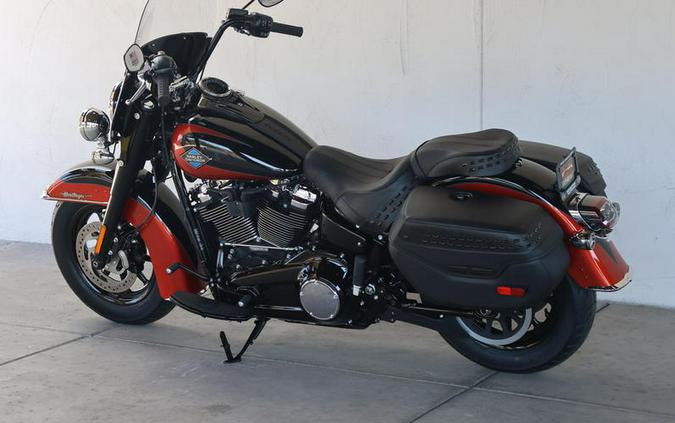 2025 Harley-Davidson® FLHC - Heritage Classic