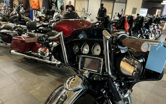 2017 Harley-Davidson FLHXS - Street Glide Special