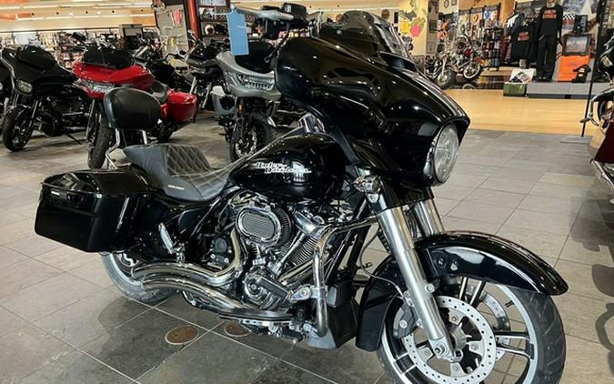 2017 Harley-Davidson FLHXS - Street Glide Special