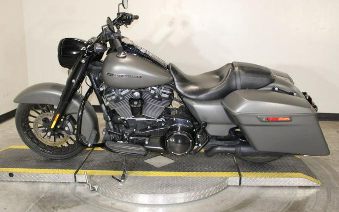 2018 Harley-Davidson® FLHRXS - Road King® Special