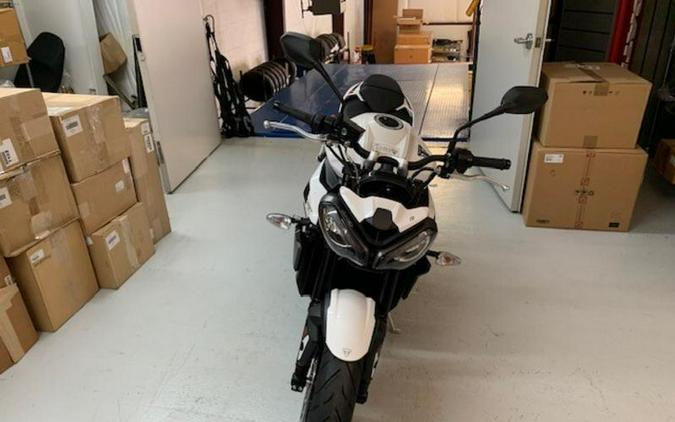 2024 Triumph Street Triple 765 R - Crystal White Metalic