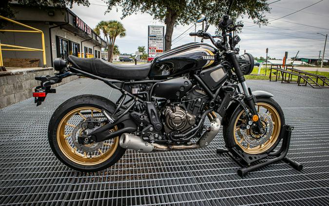 2025 Yamaha XSR 700