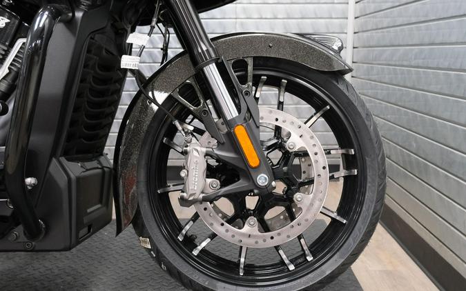 2026 INDIAN MOTORCYCLE CHALLENGER DARK HORSE WITH 112 PACKAGE