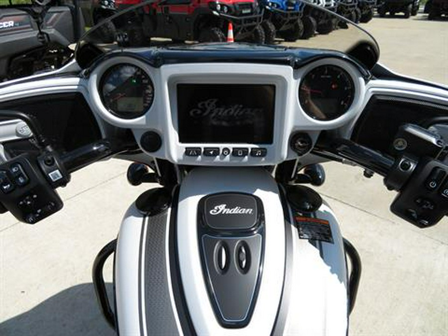 2024 Indian Motorcycle Chieftain® Dark Horse® with PowerBand Audio Package