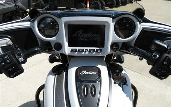 2024 Indian Motorcycle Chieftain® Dark Horse® with PowerBand Audio Package