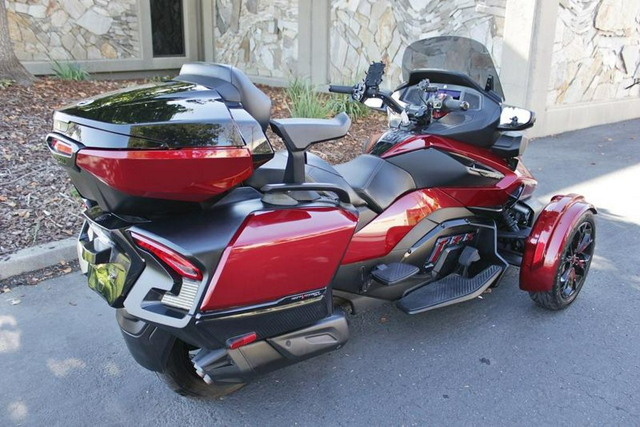 2021 Can-Am® Spyder® RT Limited Dark