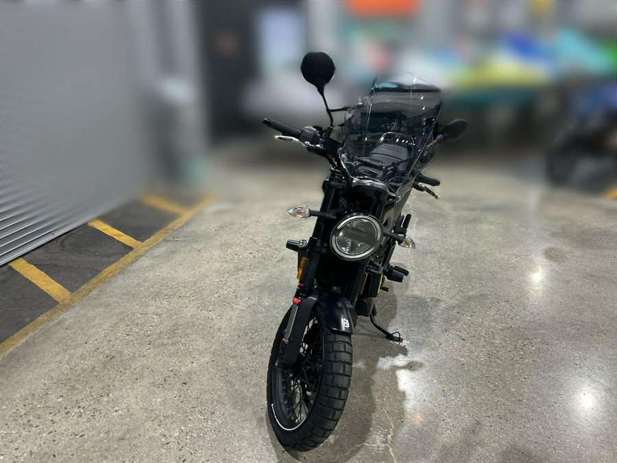 2023 Husqvarna SVARTPILEN 401