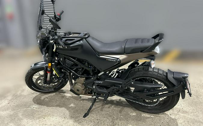 2023 Husqvarna SVARTPILEN 401
