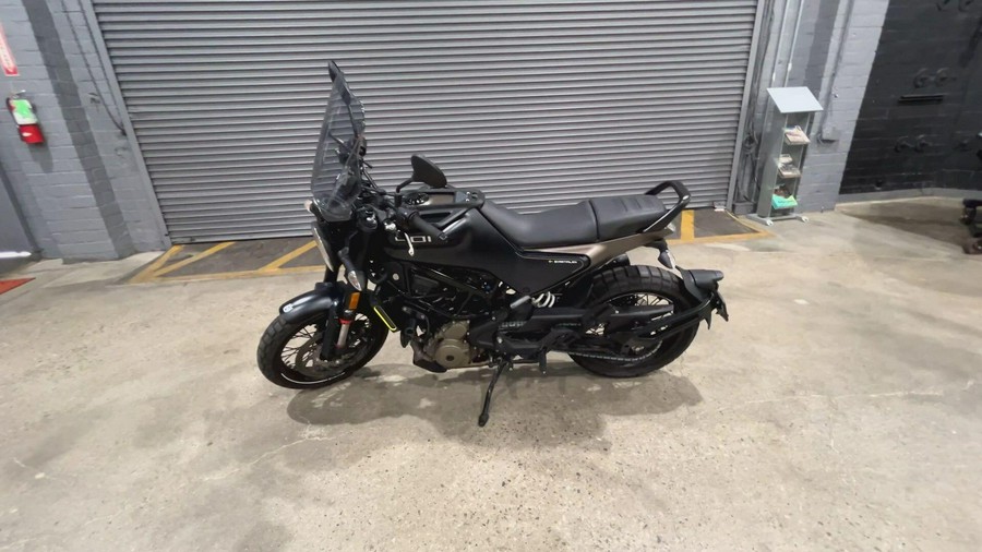 2023 Husqvarna SVARTPILEN 401