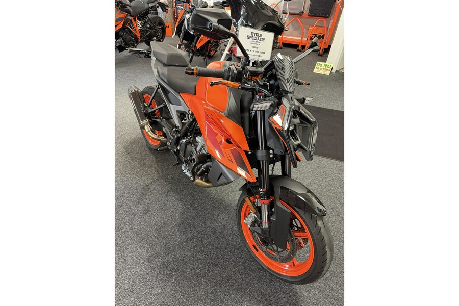 2024 990 DUKE - KTM