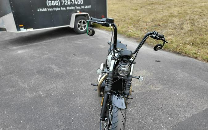 2024 Triumph Bonneville Bobber Jet Black/Ash Gray