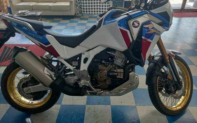 2020 Honda Africa Twin Adventure Sports ES DCT Review (18 Fast Facts)