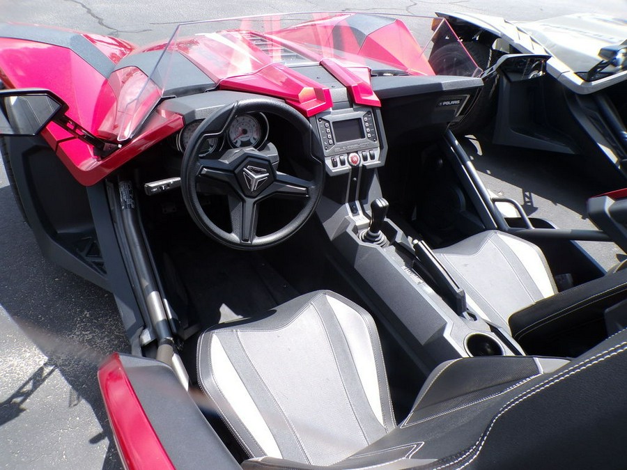 2017 Polaris® Slingshot® SL Sunset Red