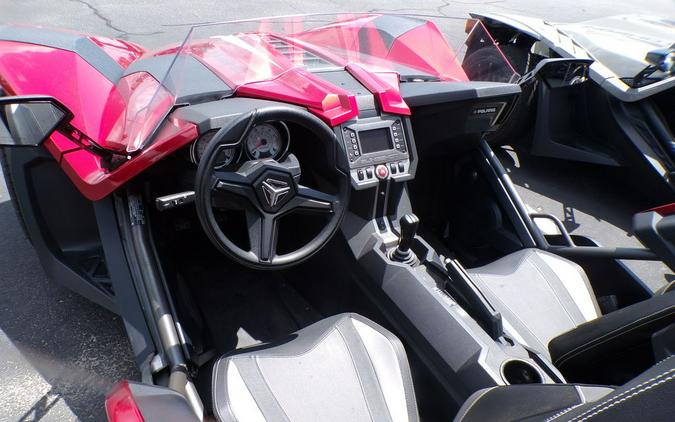 2017 Polaris® Slingshot® SL Sunset Red