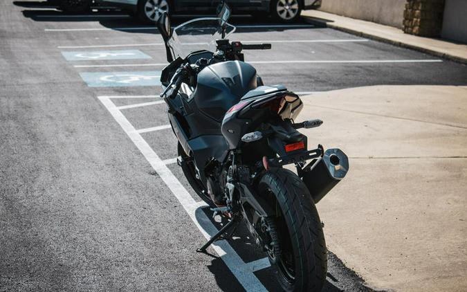 2026 Kawasaki Ninja® 500 SE ABS