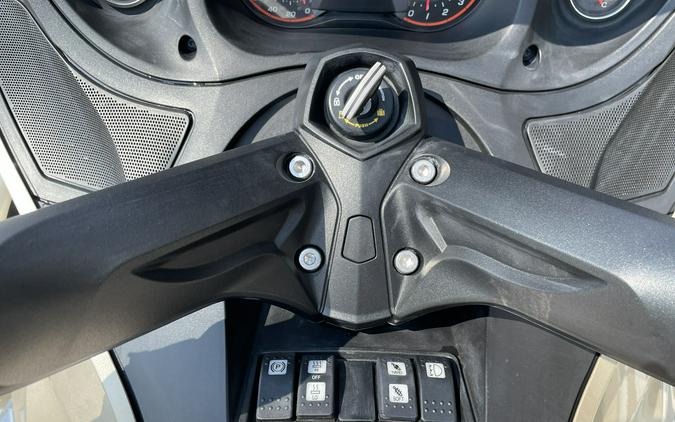 2017 Can-Am Spyder® RT-S SE6
