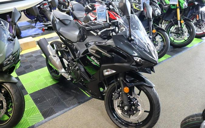 2024 Kawasaki Ninja® 500 Base