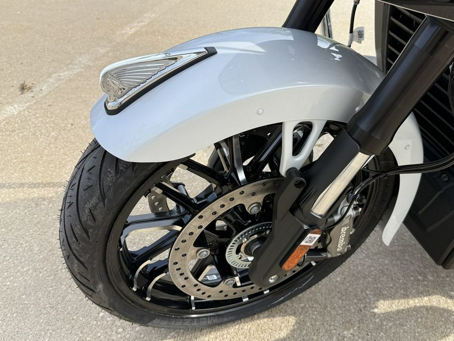 2025 Indian Motorcycle® Challenger® Limited 112 w/PowerBand Audio Ghost White Metallic with Black M