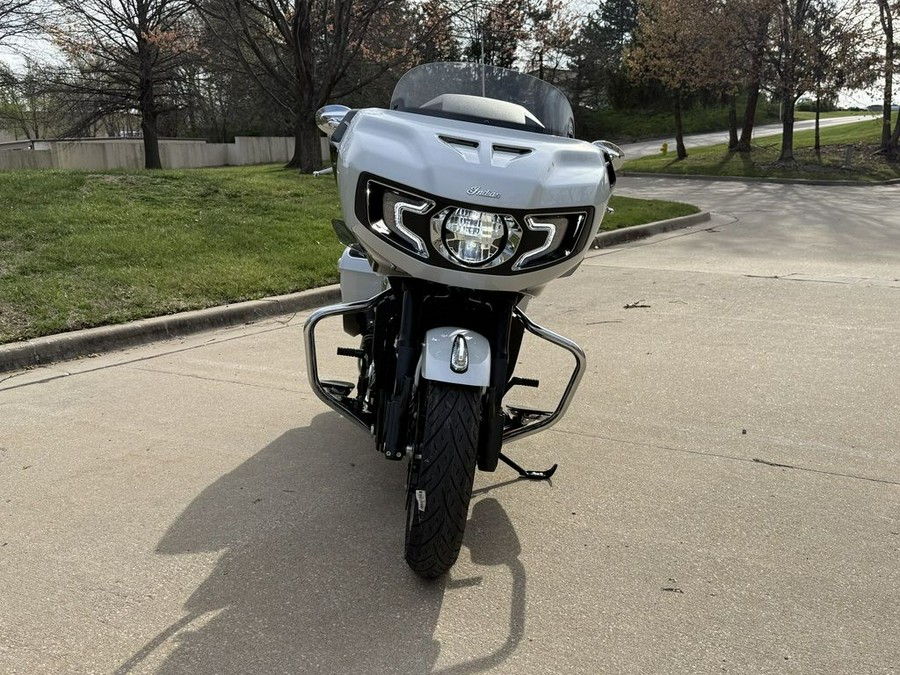 2025 Indian Motorcycle® Challenger® Limited 112 w/PowerBand Audio Ghost White Metallic with Black M