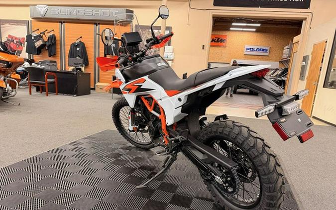 2025 KTM Adventure 390 R