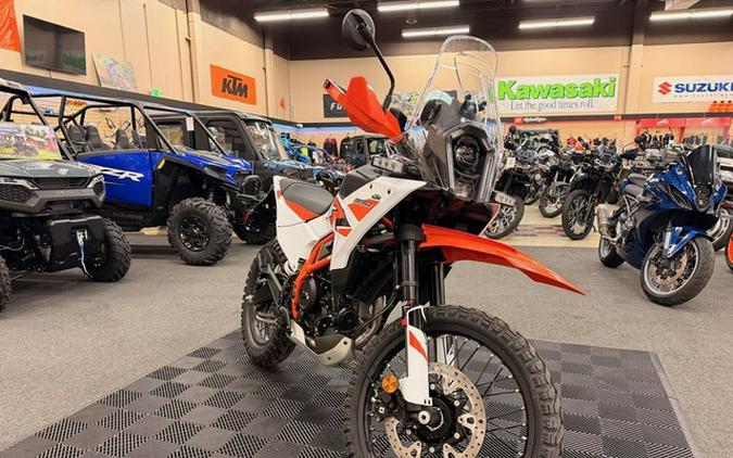 2025 KTM Adventure 390 R